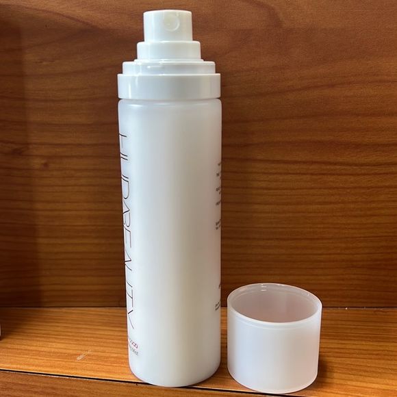 NEW IN BOX - HUDA BEAUTY Glow Coco Hydrating Mist - Picture 2 of 2